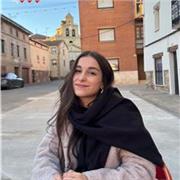 Profesora de inglés disponible para apoyo en la materia escolar como para ampliar el idioma hacia otros propositos